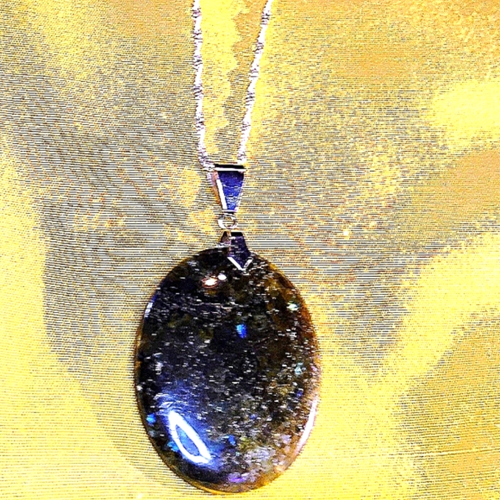 NWT- LABRADORITE PENDANT. INTENSE FLASH!🦌STERLING CHAIN. CHOISE LENGTH-16"-20"